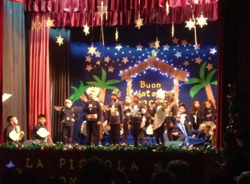 Recita di Natale nella scuola di Santa Patrizia