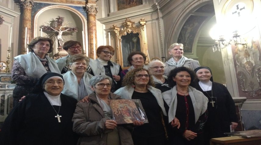 "Manifesta con la vita il tuo essere di Cristo": a San Giorgio a Cremano si consacrano nuove Ausiliare Eucaristiche